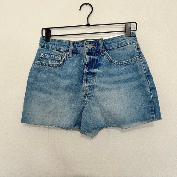 Urban Outfitters Pants - NWT BDG Sumer cutoff jean shoes raw hem button fly women’s size 27